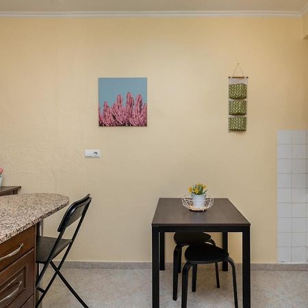 Cozy One Bedroom Apt In Historic Location - Carmo Lisboa Eksteriør billede