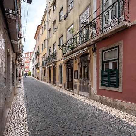 Cozy One Bedroom Apt In Historic Location - Carmo Lisboa Eksteriør billede