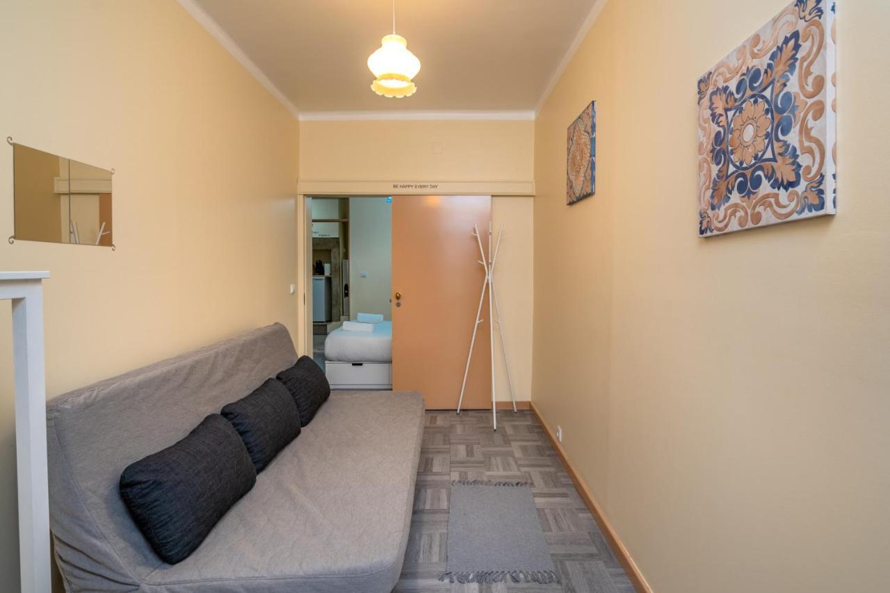 Cozy One Bedroom Apt In Historic Location - Carmo Lisboa Eksteriør billede