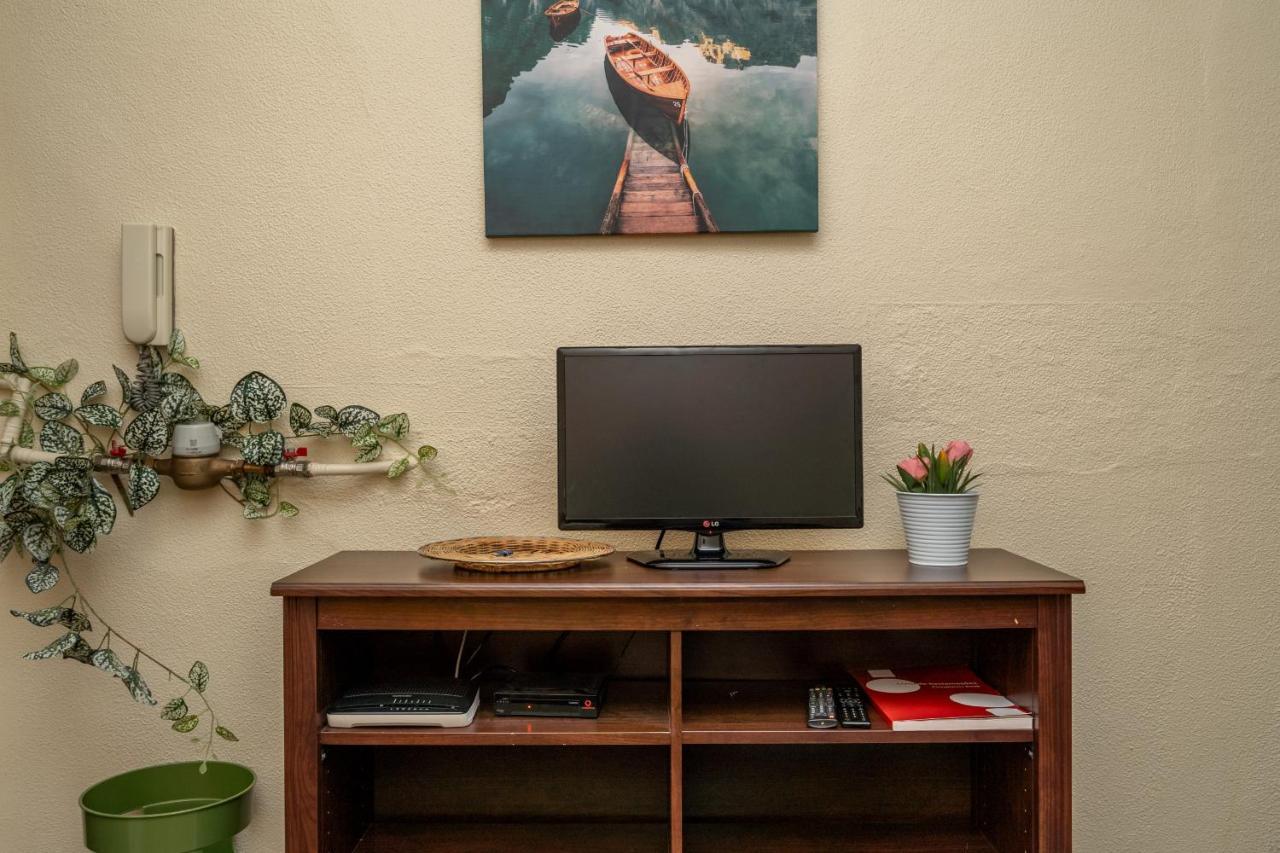 Cozy One Bedroom Apt In Historic Location - Carmo Lisboa Eksteriør billede