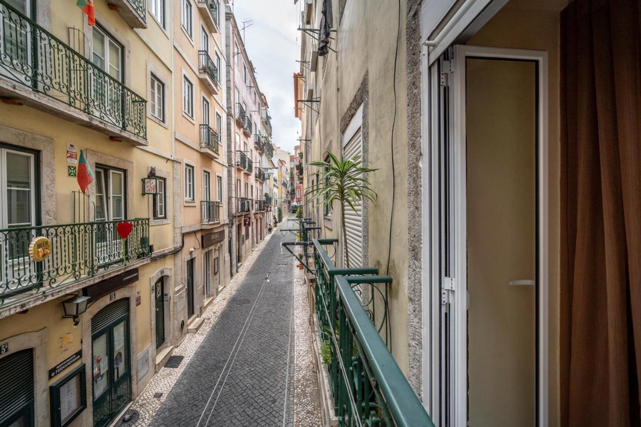 Cozy One Bedroom Apt In Historic Location - Carmo Lisboa Eksteriør billede
