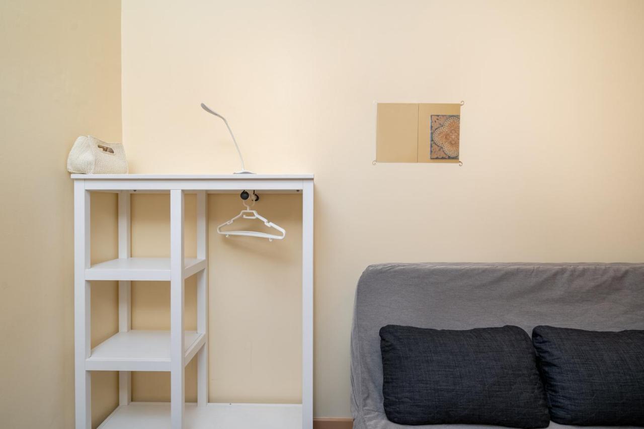 Cozy One Bedroom Apt In Historic Location - Carmo Lisboa Eksteriør billede