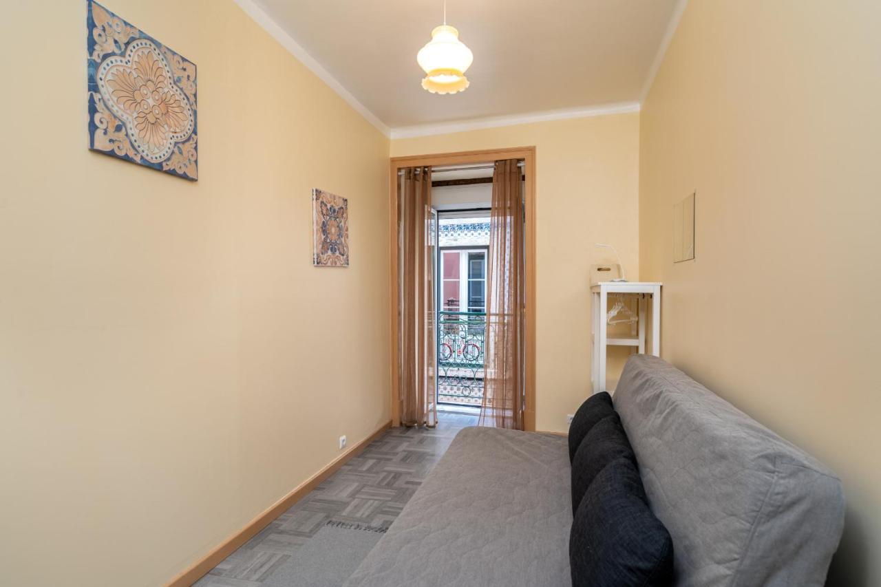Cozy One Bedroom Apt In Historic Location - Carmo Lisboa Eksteriør billede